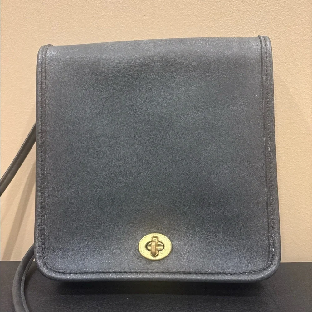 Coach Vintage Compact Pouch Crossbody F4B-9620 - Picture 2 of 6